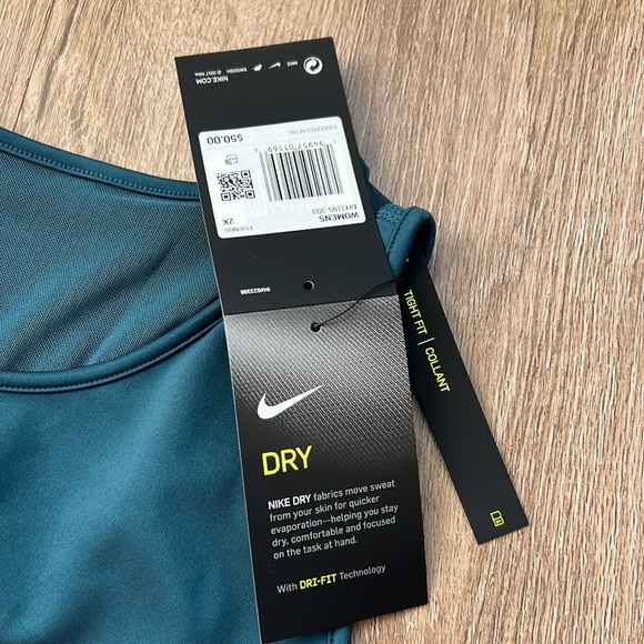 NWT Nike Dry Tight Fit Women’s Green Athletic Sports Bra Crop Top Size 2X - Picture 14 of 16